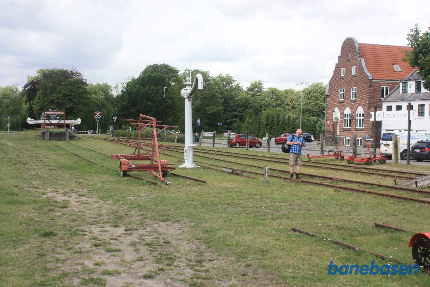 Stationsområdet med vandkranen i midten af billedet Stationsområdet med vandkranen i midten af billedet