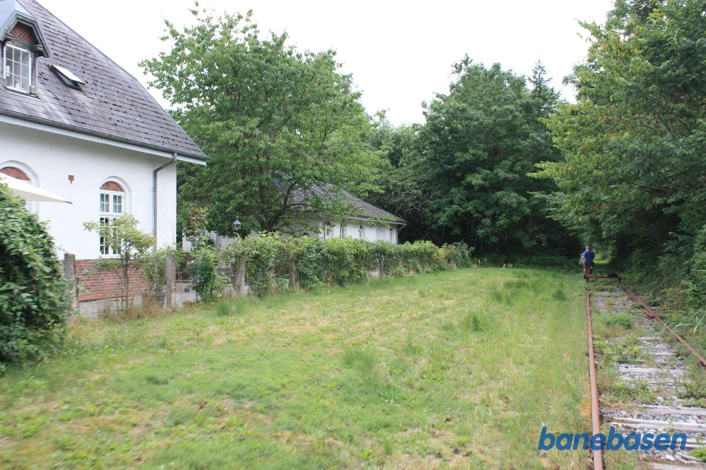 Vi passerer Volkmølle station, inde til venstre, men uden at stoppe