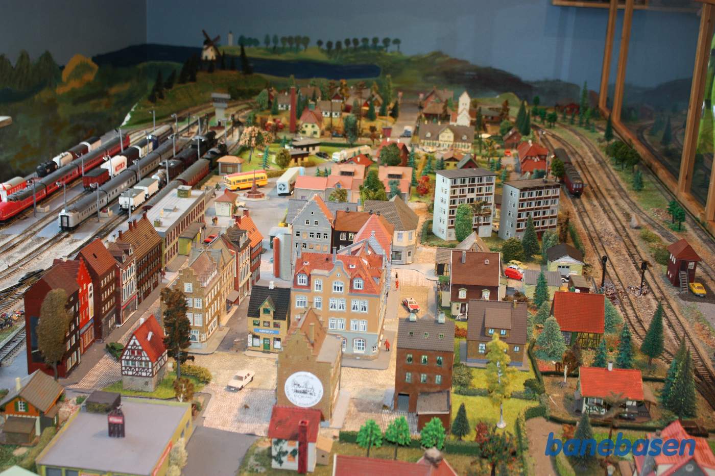 Byen med de fine gamle huse Byen med de fine gamle huse