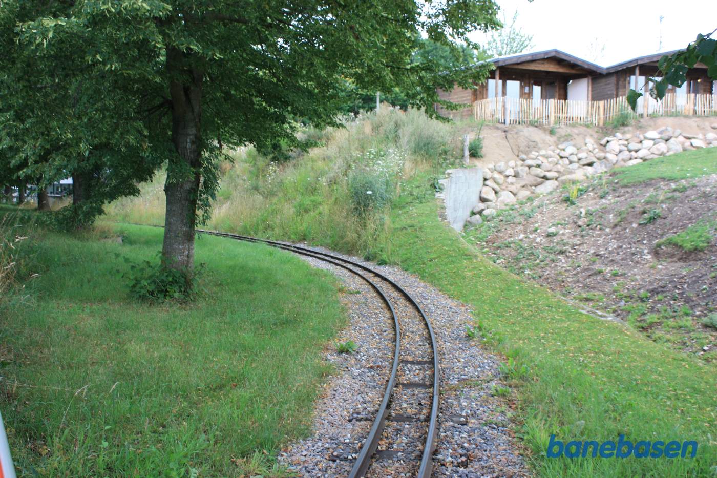 Vi kigger i retning mod stationen