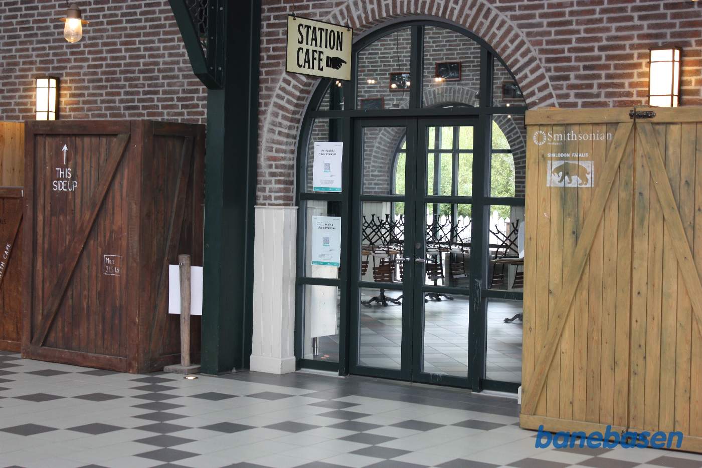 Stationens café var desværre lukket i dag