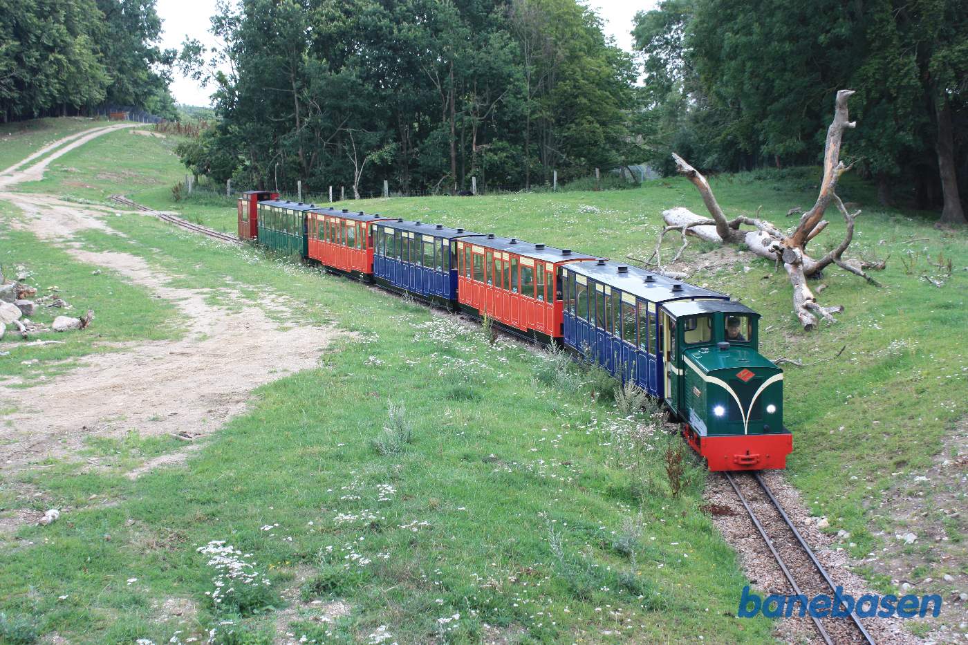 Toget på vej gennem bjørneland Toget på vej gennem bjørneland