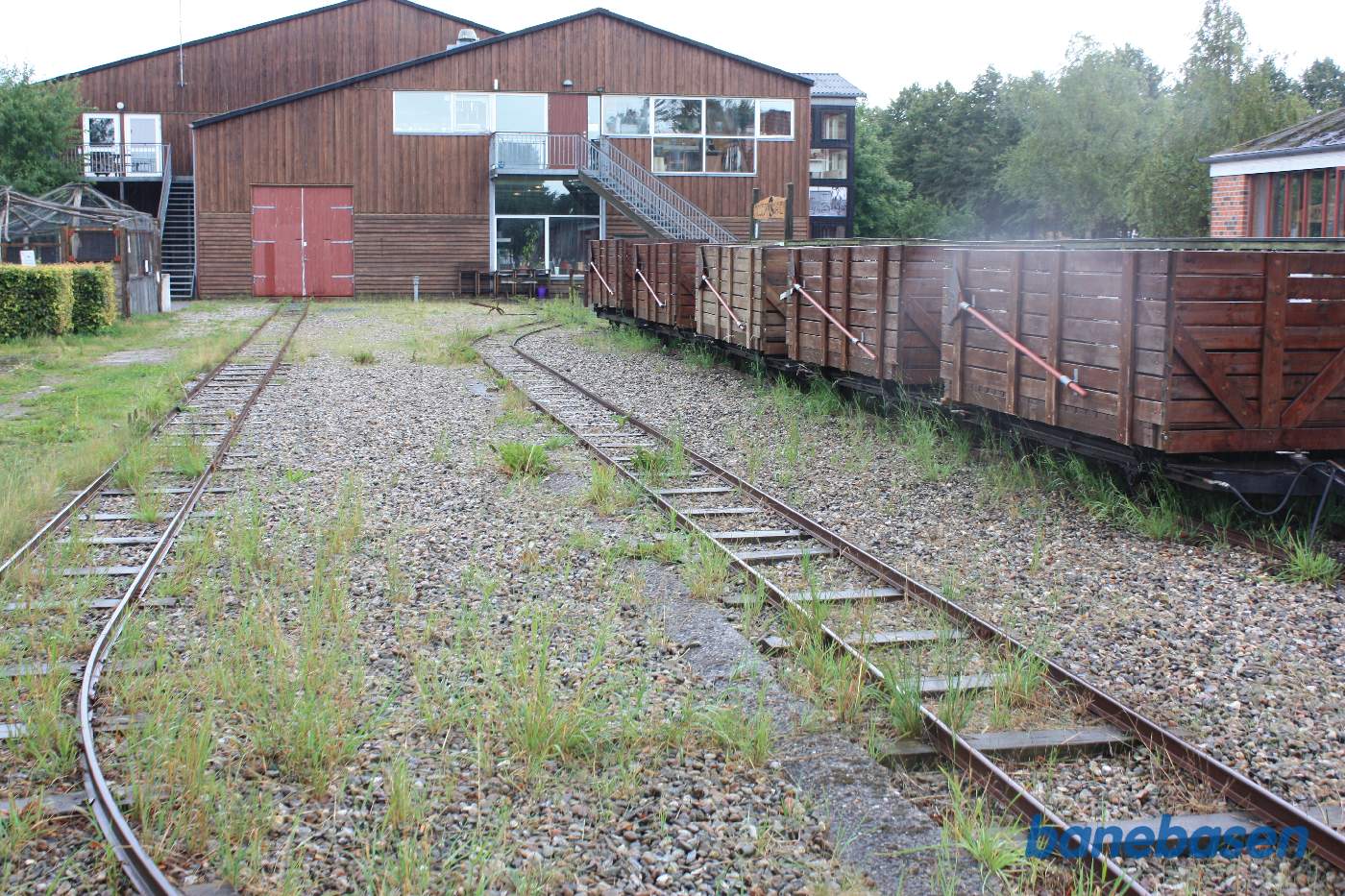 Et vue ud over sporområdet foran museet