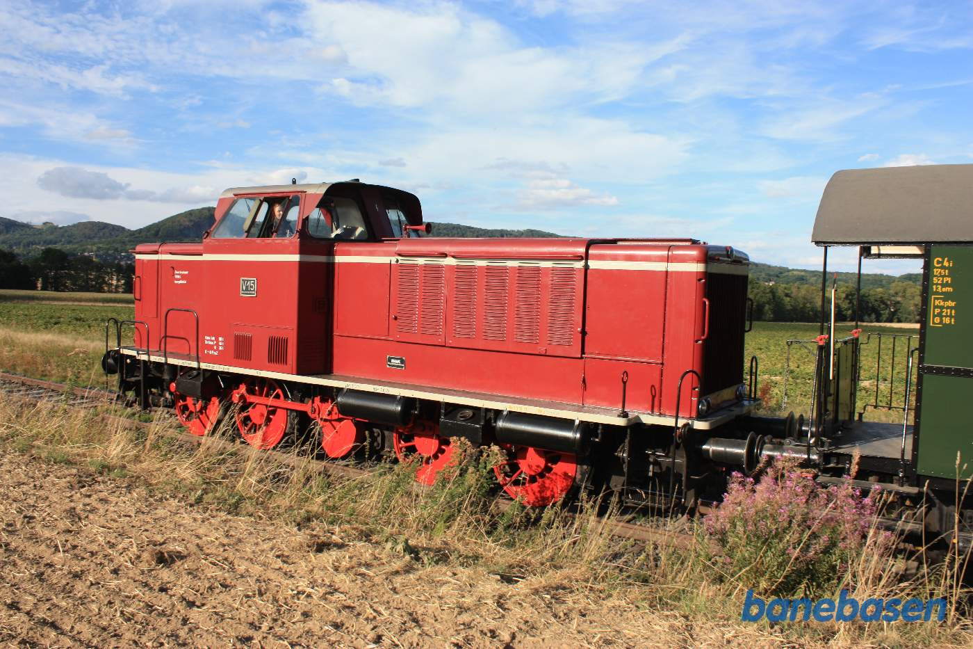 Diesellokomotivet i det bløde eftermiddagslys