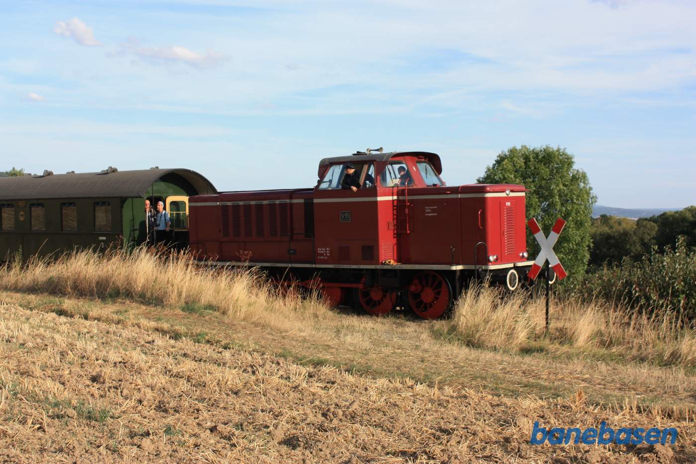 Fotostop på strækningen, gæsterne er ude og toget triller tilbage