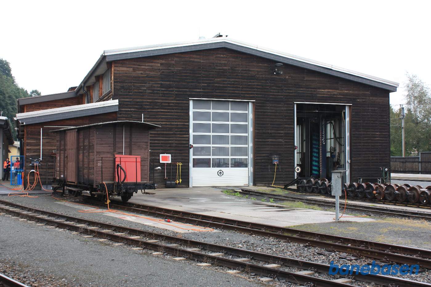 Et vue af området lige udenfor remisen