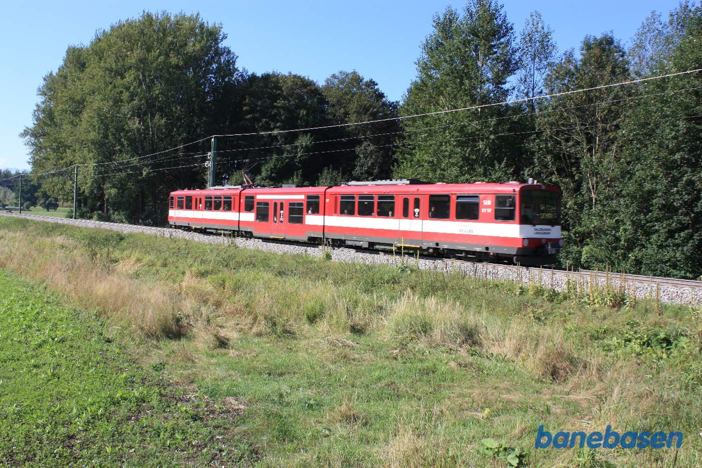 Så kører letbanetoget tilbage mod Salzburg