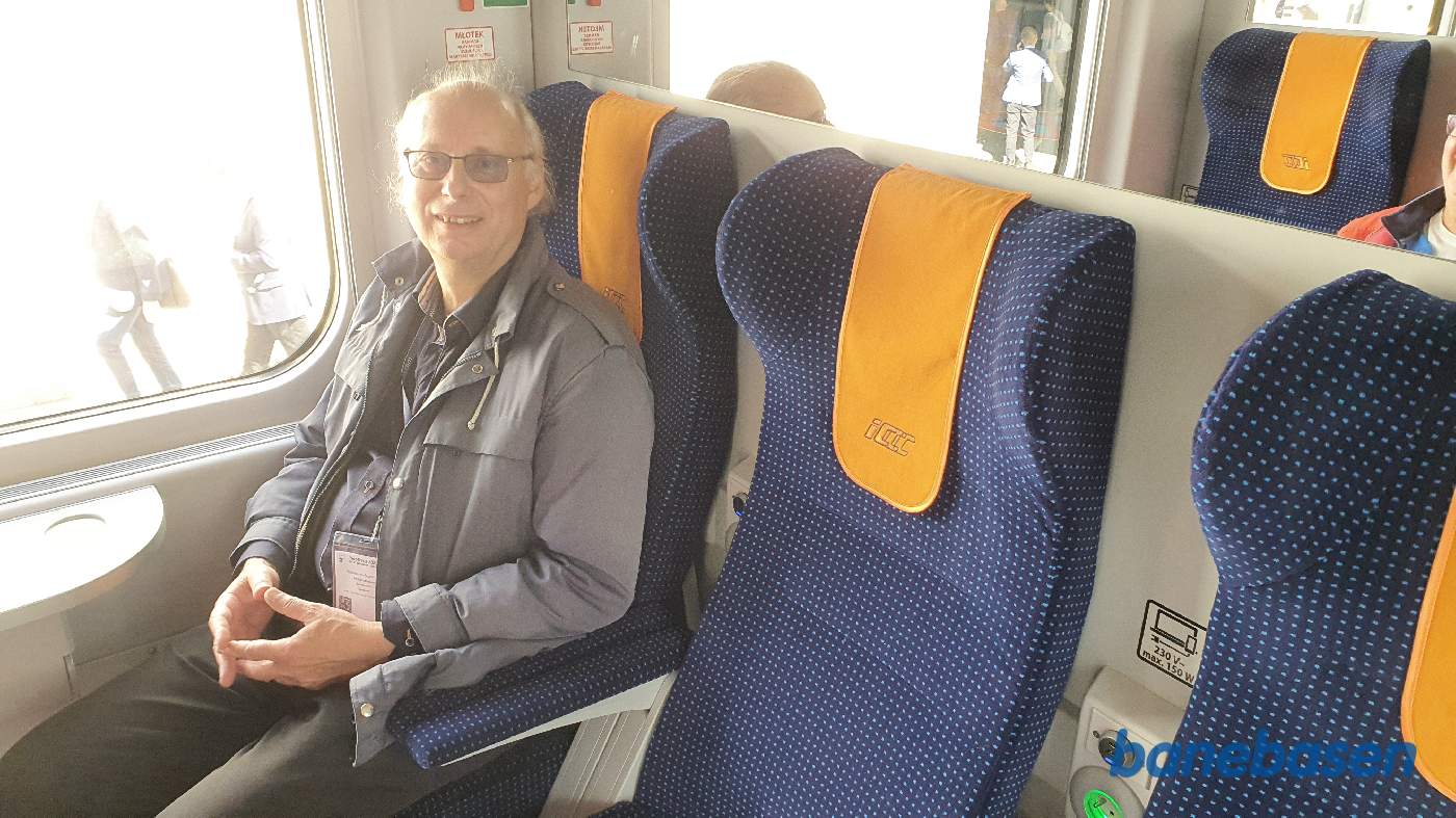 Hvordan er det at sidde i en helt ny personvogn, det må prøves