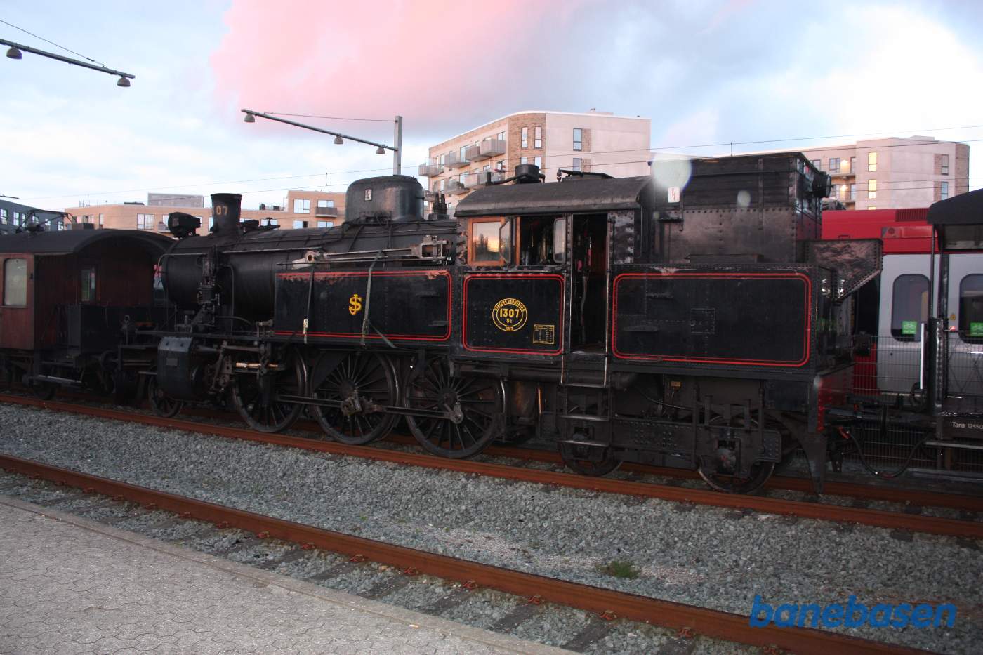 Materieltoget holder i Hillerød, hvor M 32 skal omløbe stammen Materieltoget holder i Hillerød, hvor M 32 skal omløbe stammen