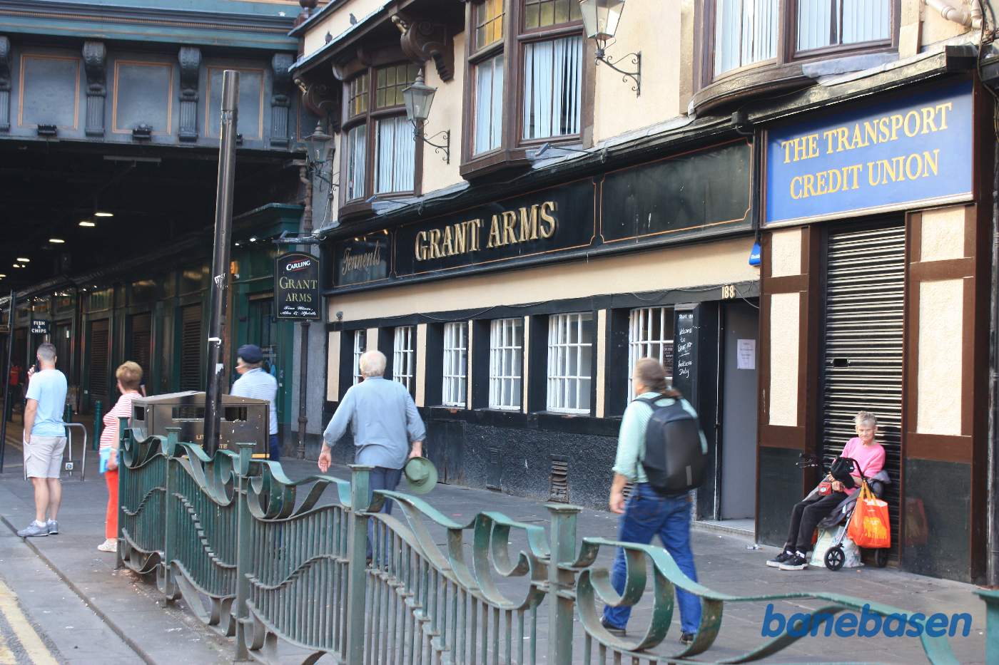 Den gamle pub ligger op ad centralstationen