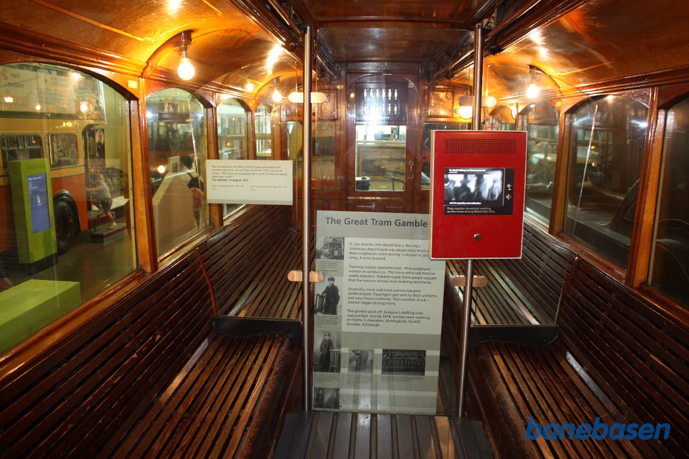 Et vue ind i en sporvogn