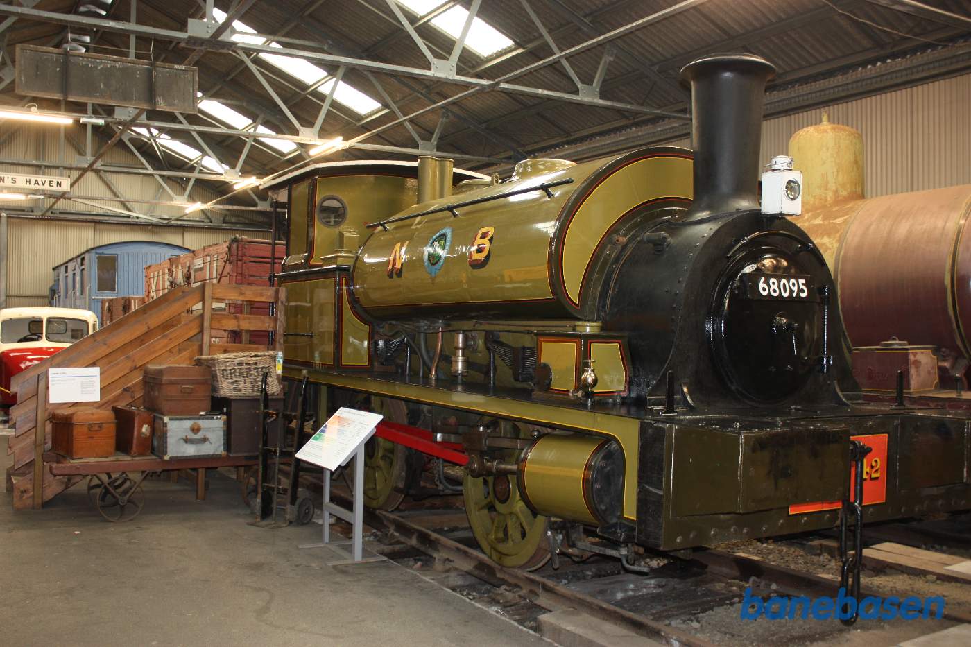 Et flot saddeltank lokomotiv