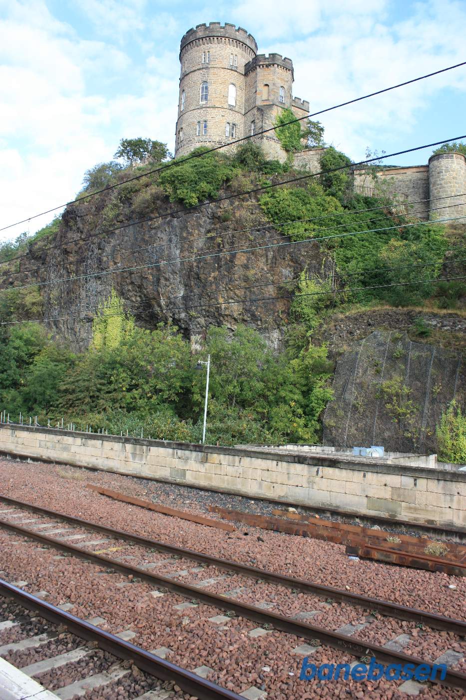 Tårnet er en del af en borg mur omkring the Scottish Government
