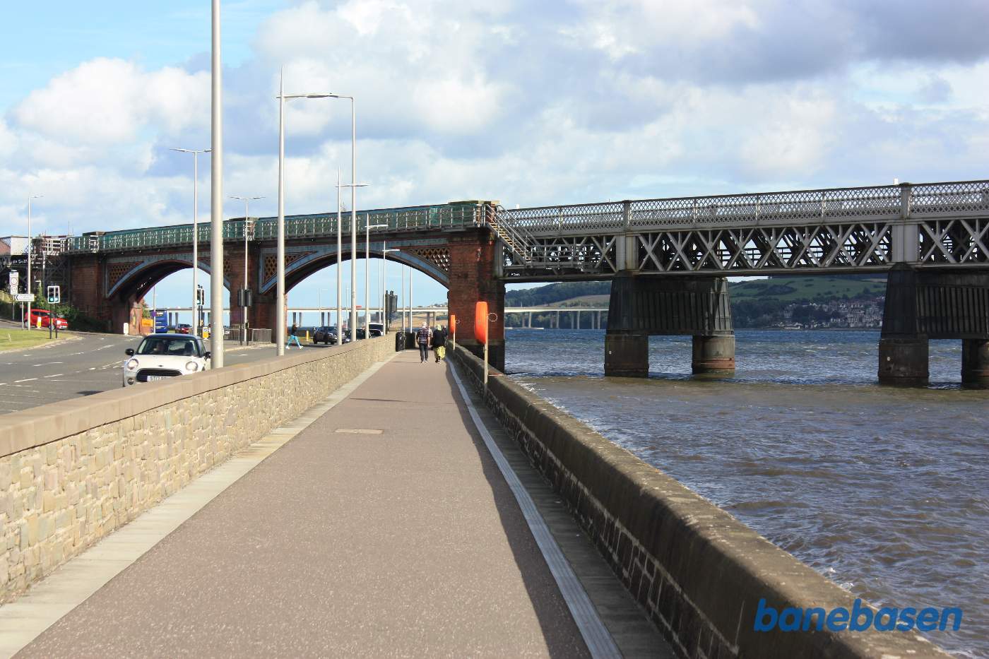 Brofæstet set fra den anden side, i retning mod Nordsøen