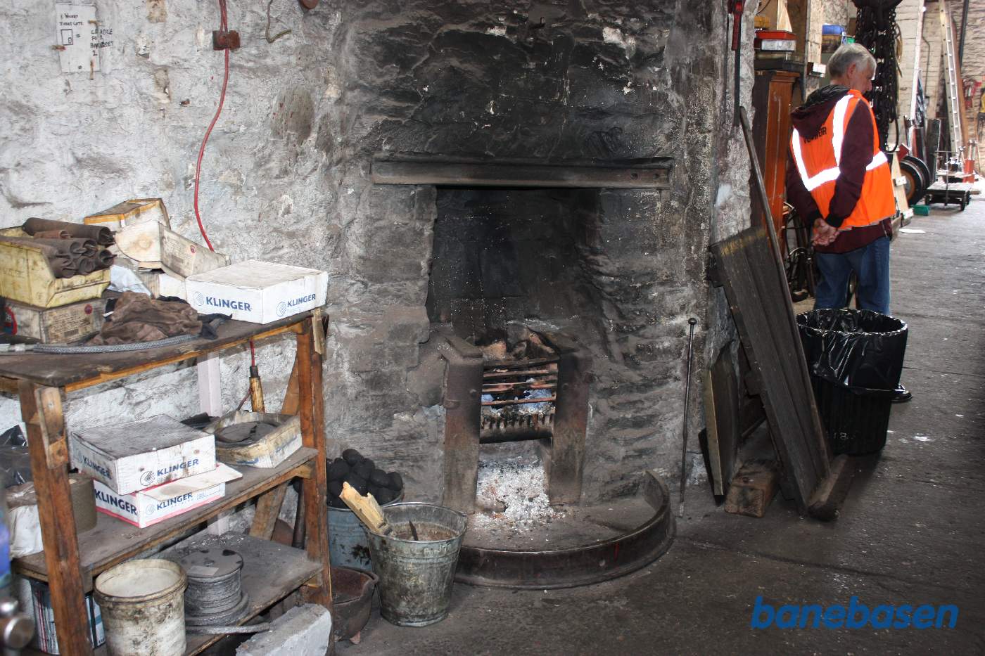 Fyret til opvarmning af værkstedet