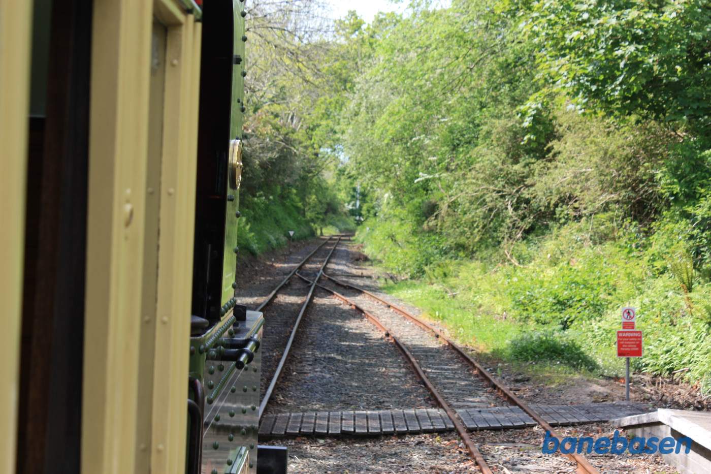 Billede fremad og ud af stationen