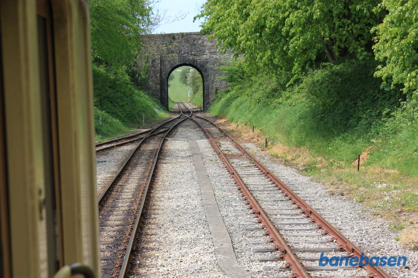 En flot vejbro i stationens vestende