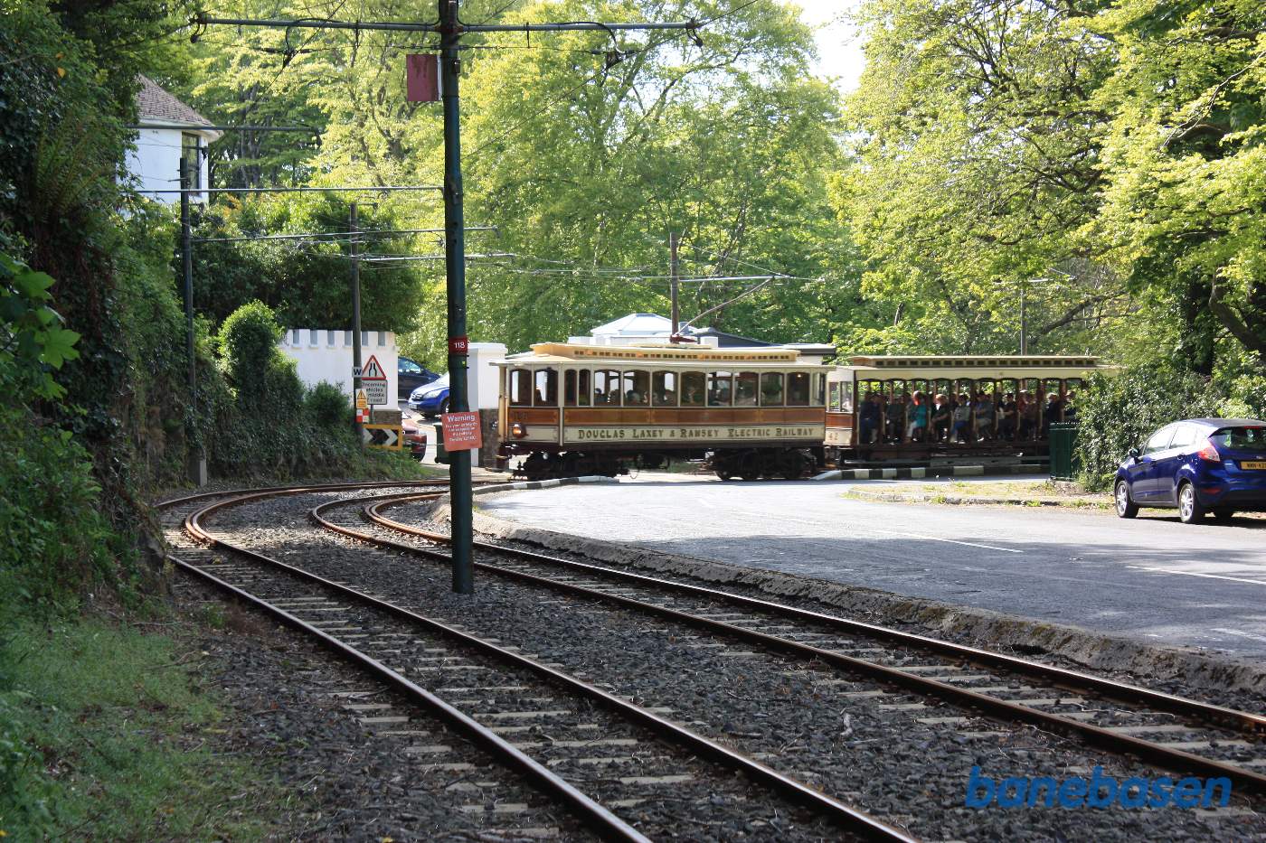 Sporvognen til Douglas på vej rundt i kurven