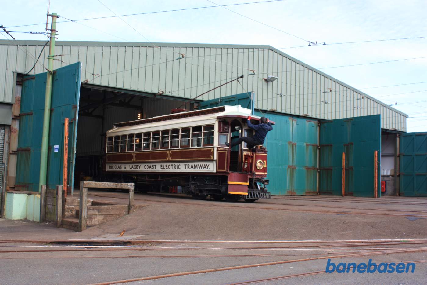 Sporvognene på vej hjem i remisen, søndag eftermiddag