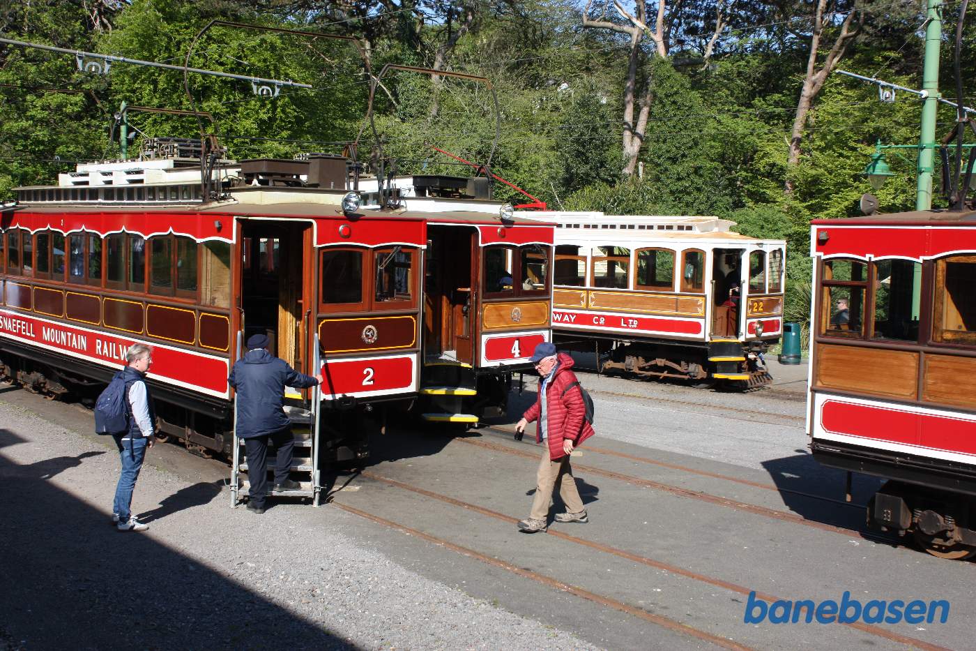 En større samling af sporvogne