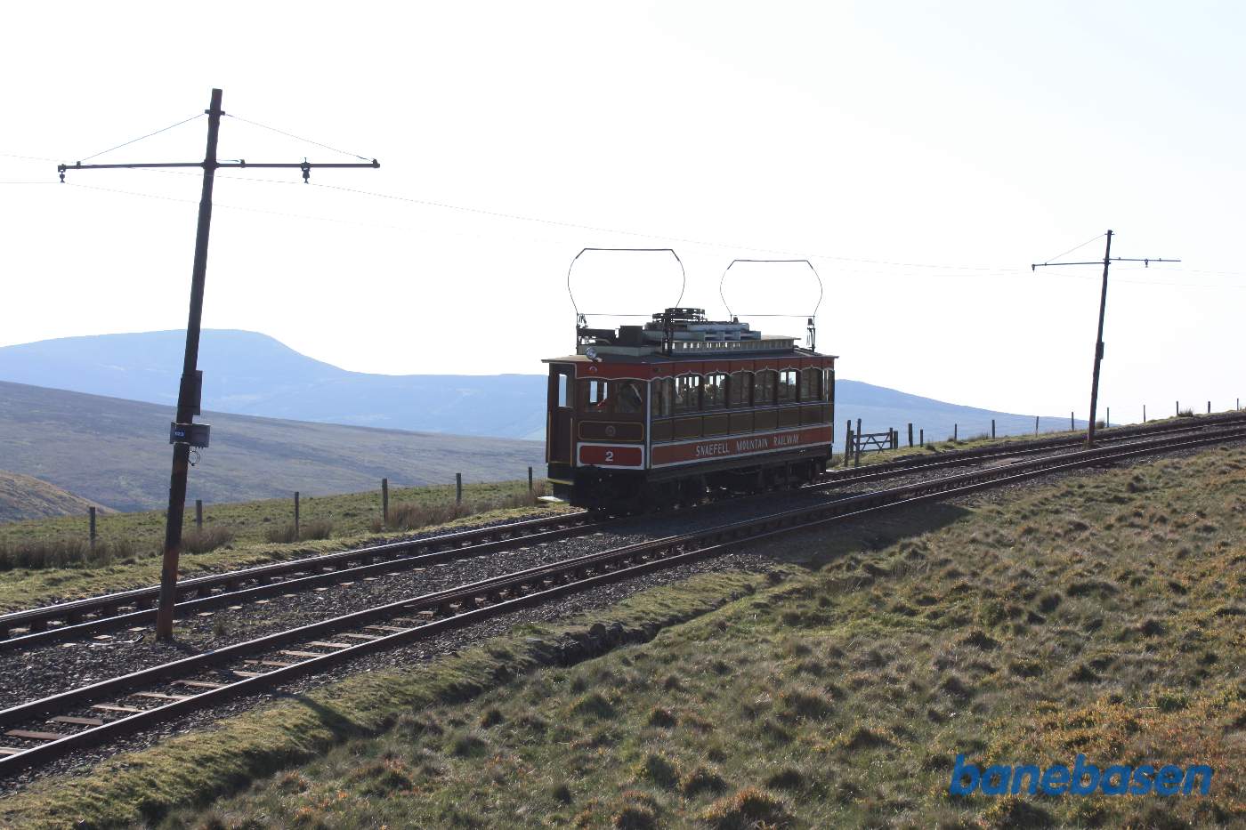 Den anden motorvogn på vej ned til Bungalow Station