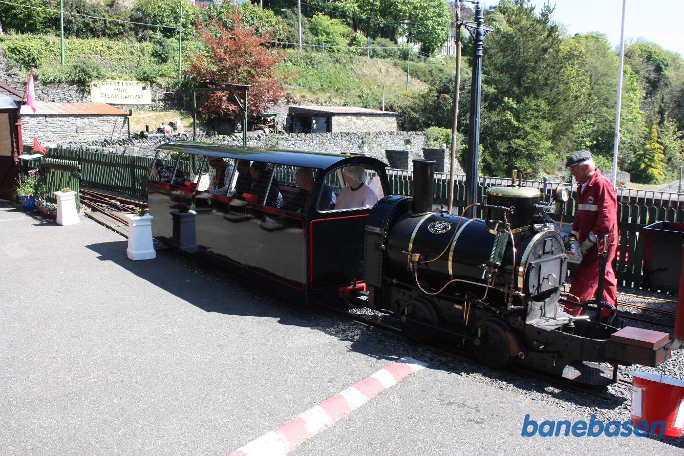 Minetoget ved perron