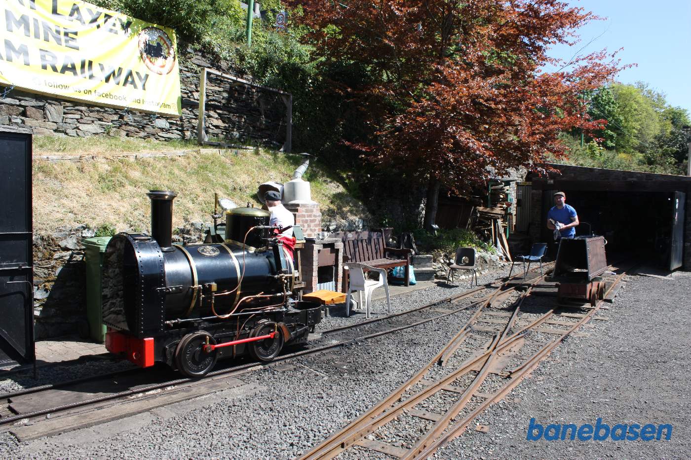 En af foreningens andre personer kom ud fra den lille vognhal og vi fik en snak med ham