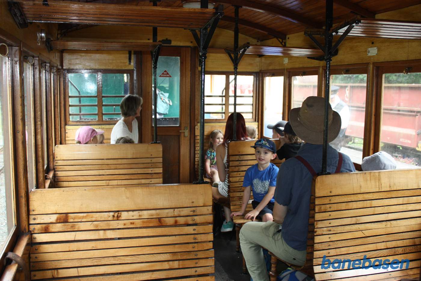 Persontogets forreste vogn set indefra