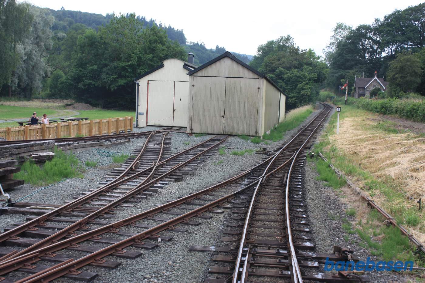 Remisen set fra togets bagperron