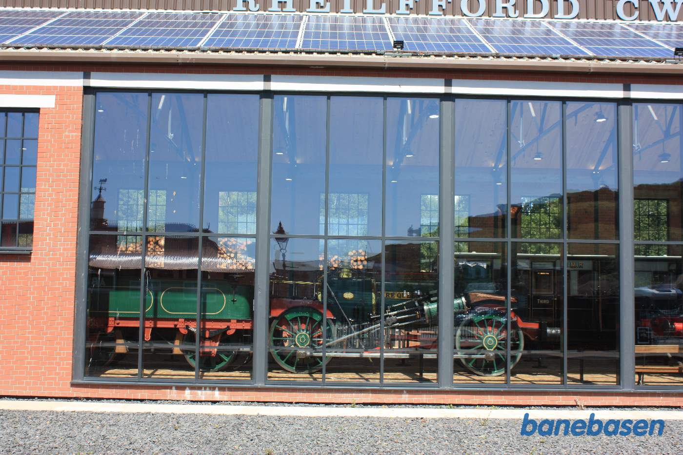 Glasfacaden til museet