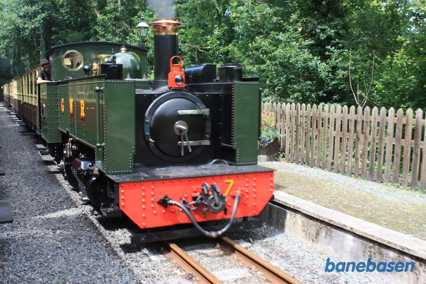 Det krydsende tog på vej ind