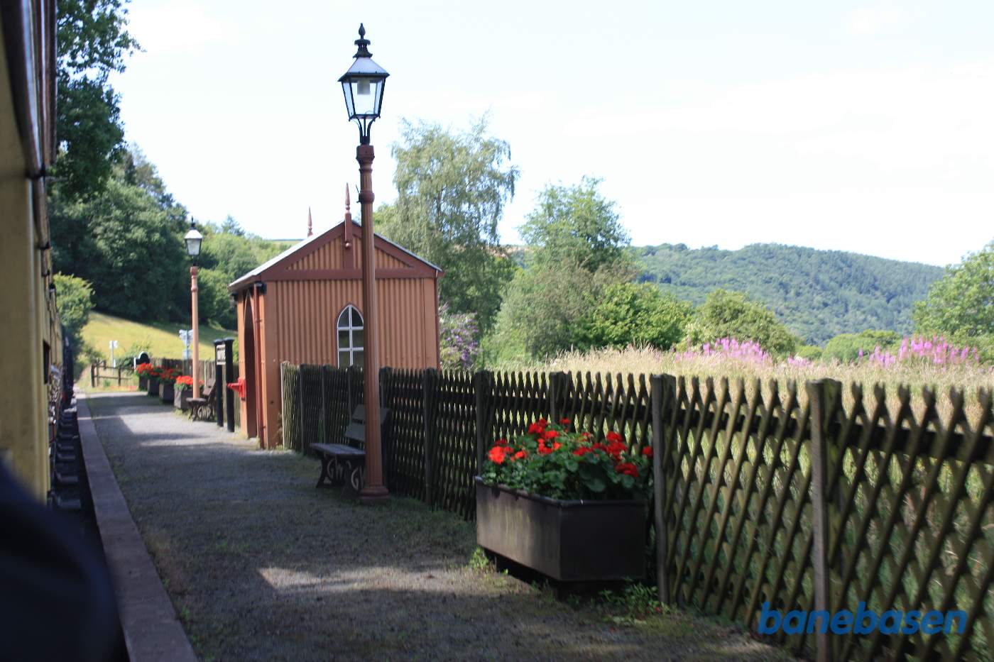 Det lille venteskur på perronen