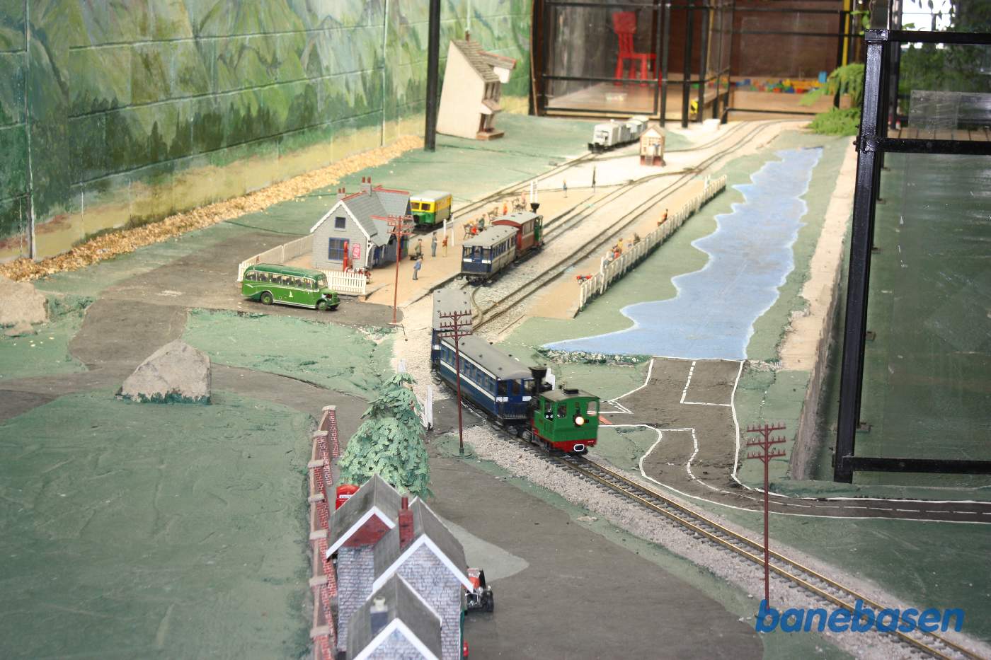 Inde i stationsbygningens udstilling var der en LGB-bane