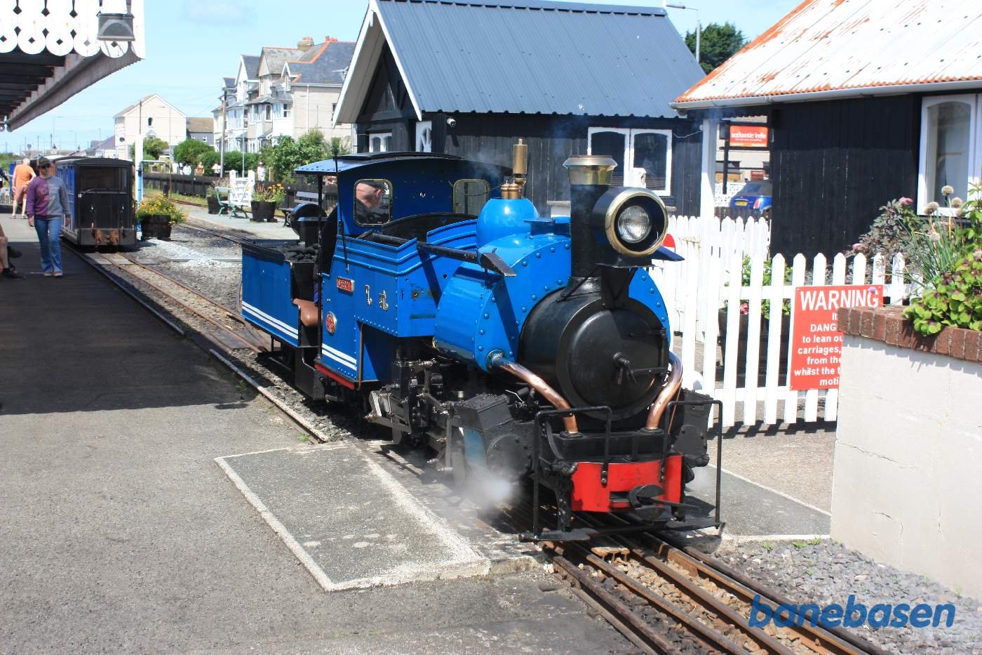 Så kører damplokomotivet hen for at få vand på