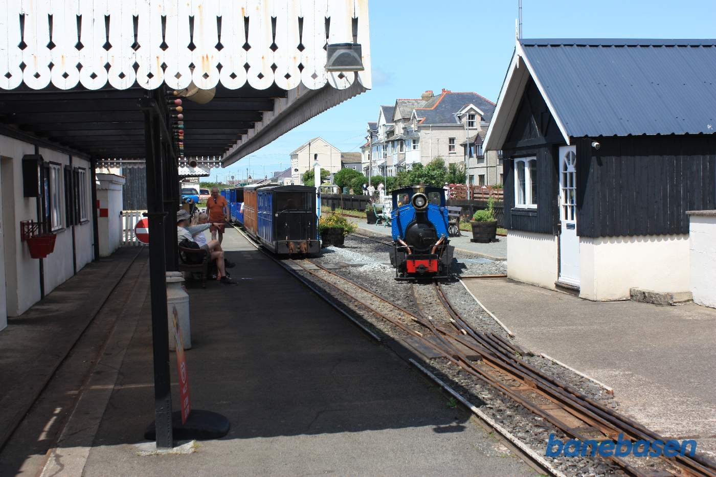 Så kører damplokomotivet hen for at få vand på