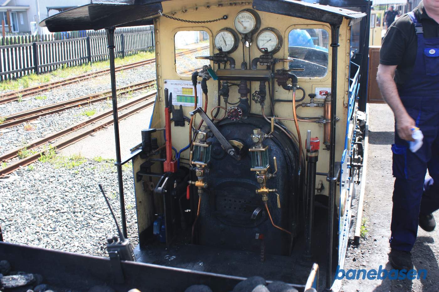 Damplokomotivet set fra førerpladsen