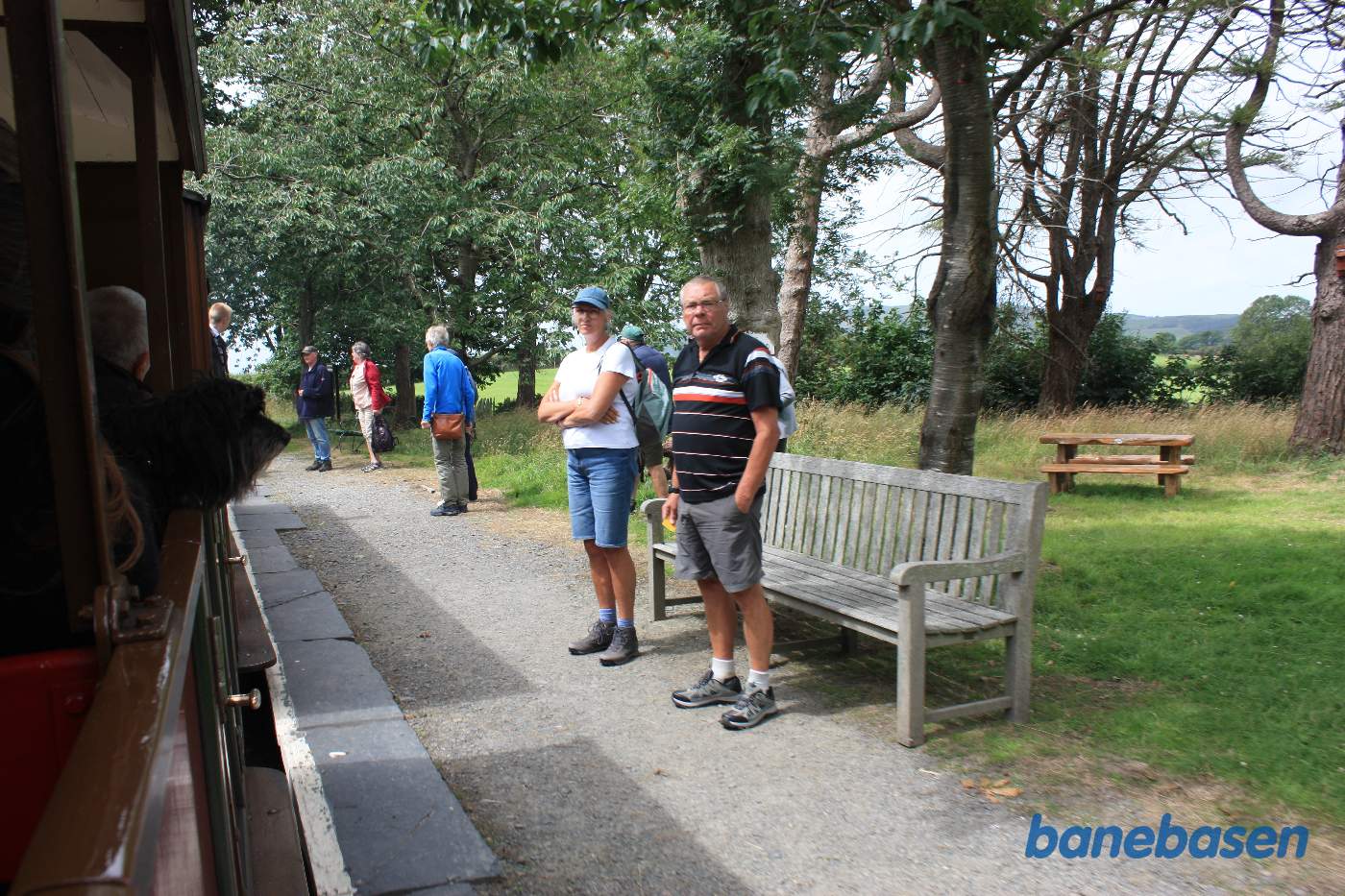 Rejsende på perronen