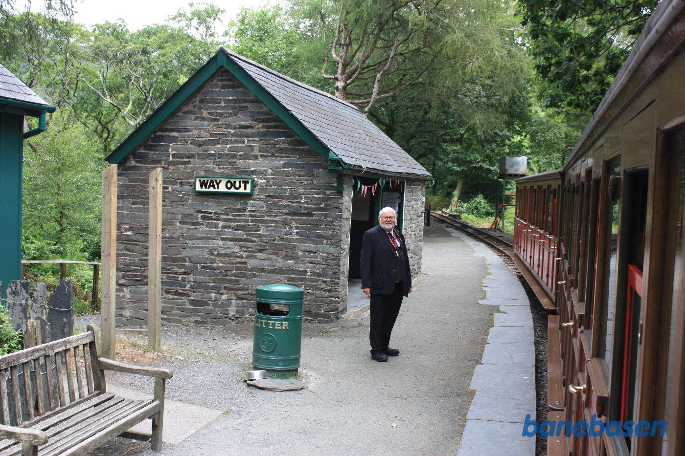 Togføreren på perronen