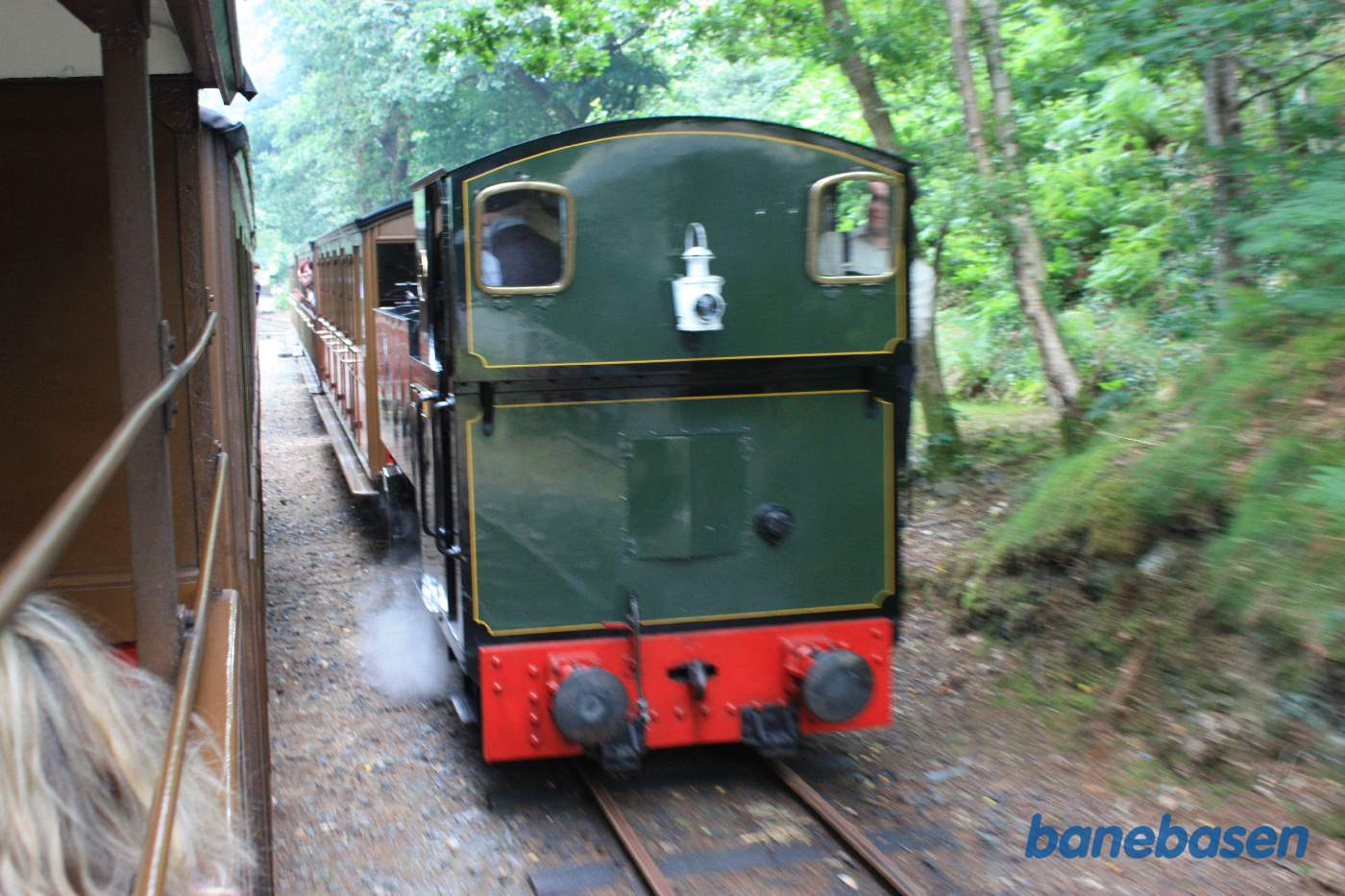 Krydsning med modkørende damptog på vej mod Tywyn Wharf