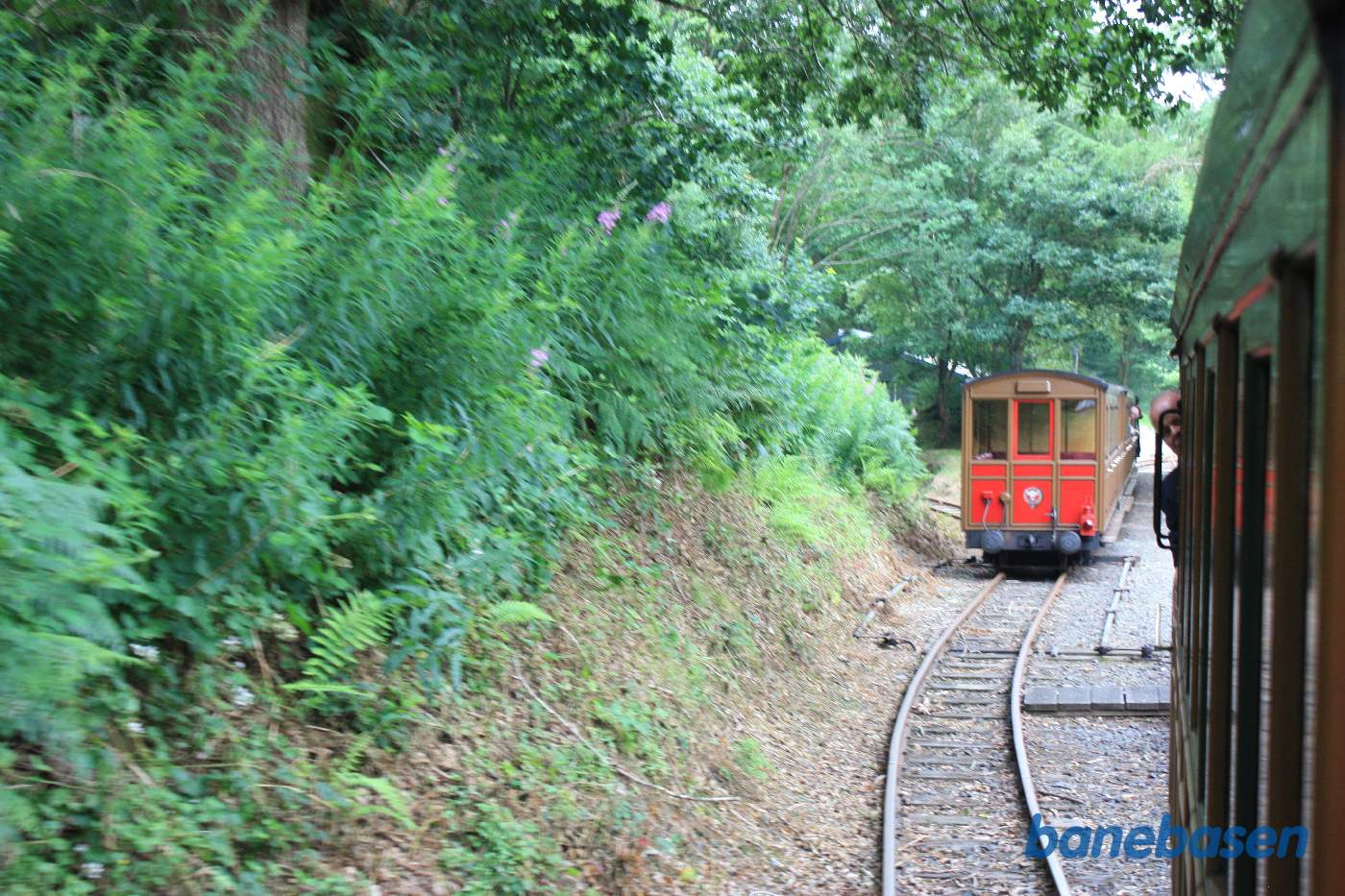 Krydsning med modkørende damptog på vej mod Tywyn Wharf