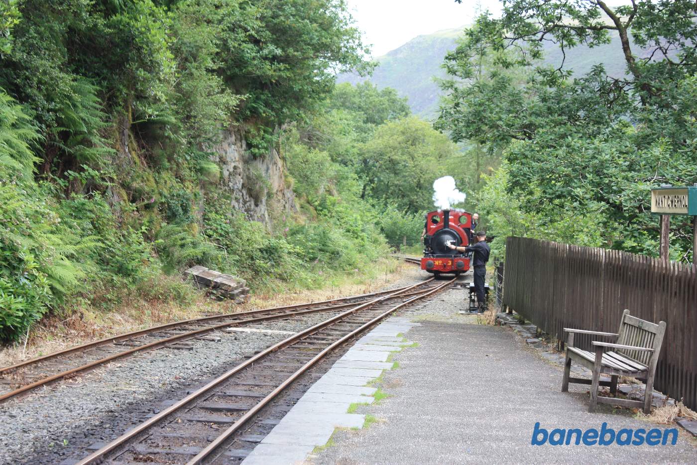 Lokomotivet omløber vognene
