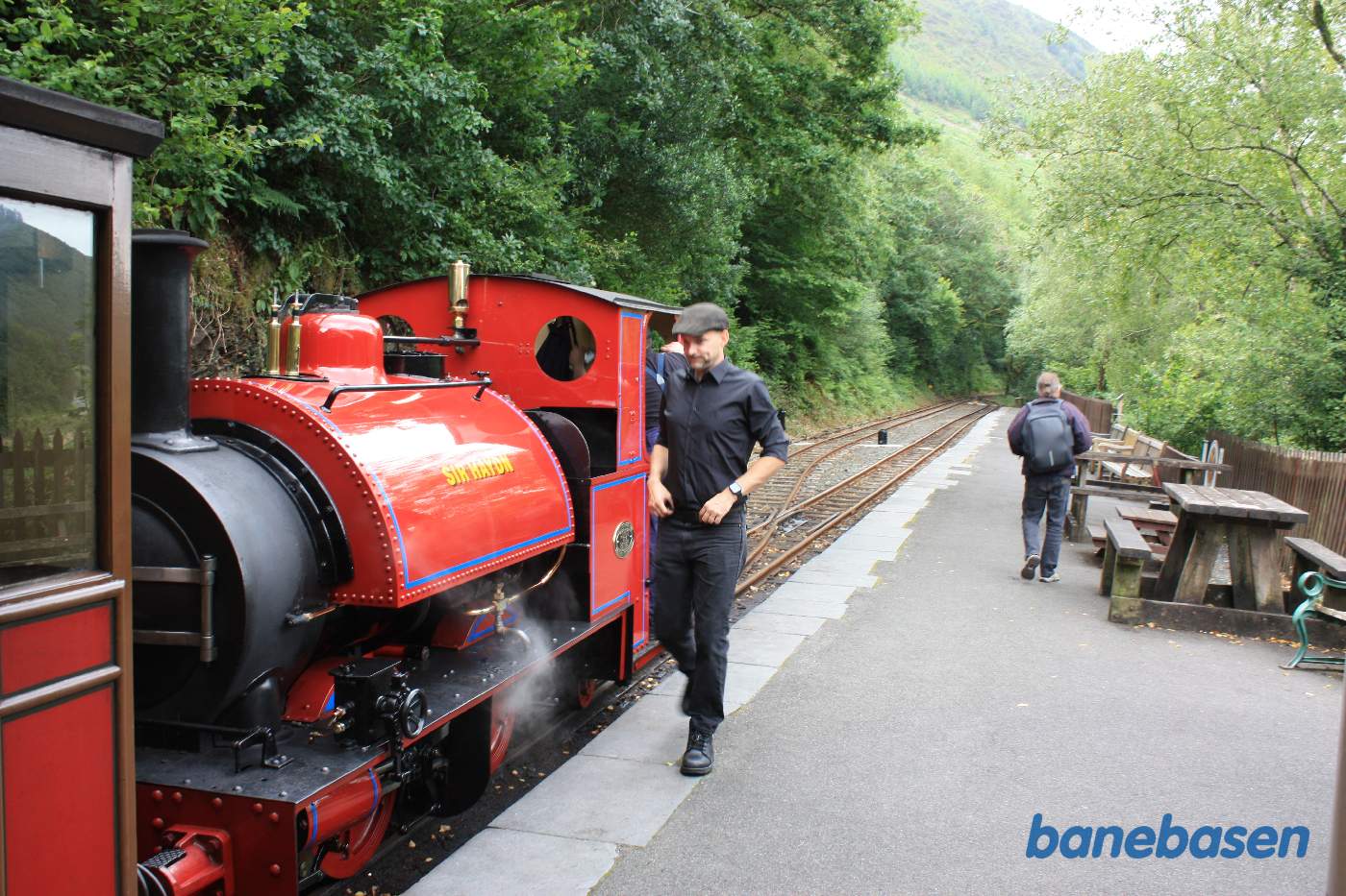 Damptoget holder klar til afgang