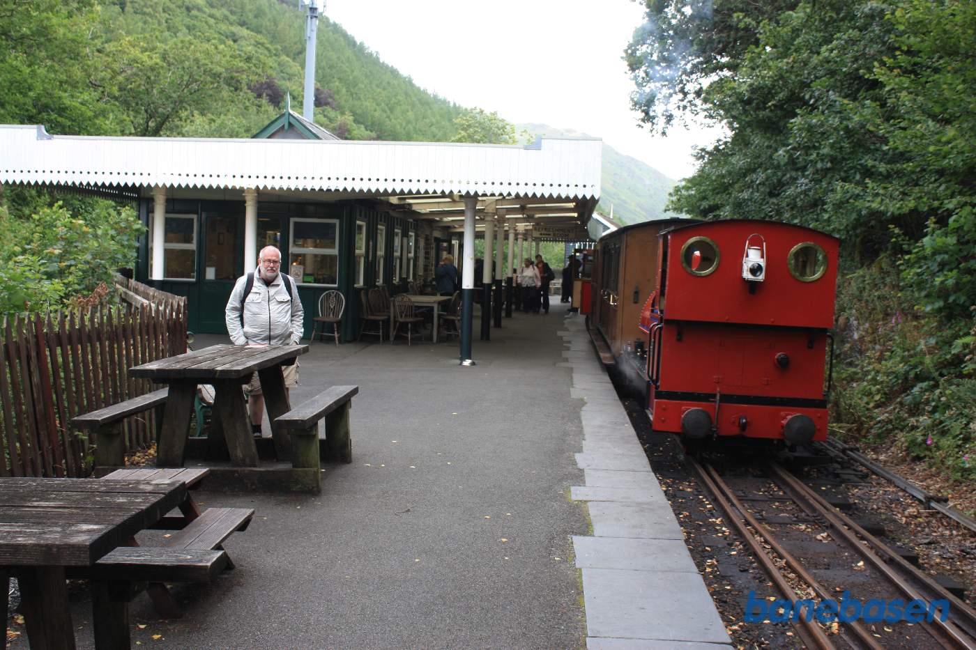 Damptoget holder klar til afgang