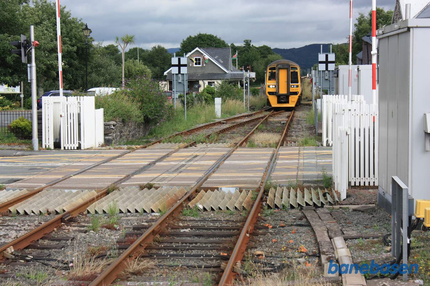 Tog fra Birmingham standser for aktivering af overkørslen