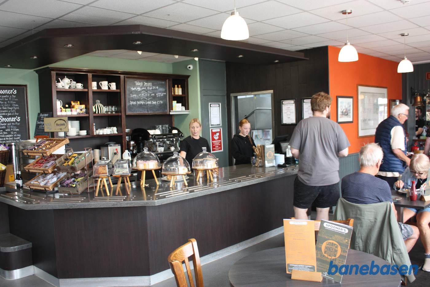 Restauranten set indefra