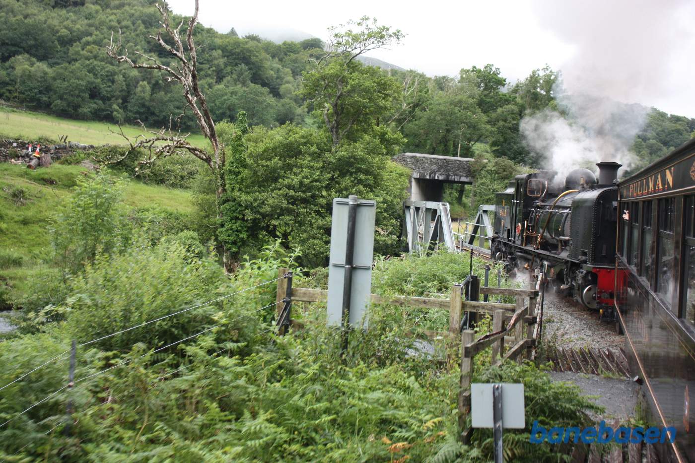 Her krydses floden på en bro lige inden Beddgelert
