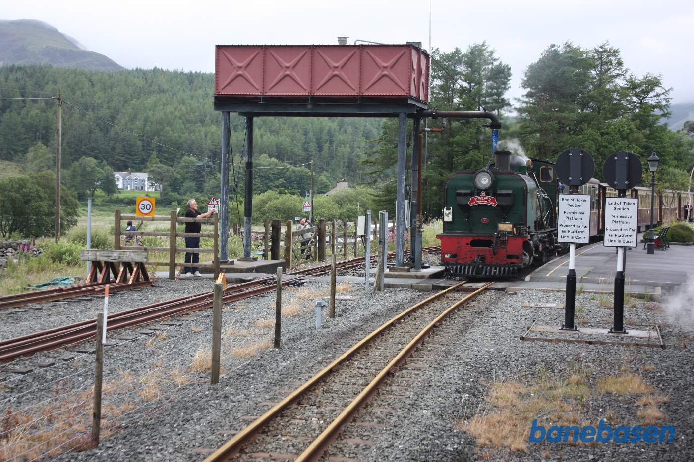 Krydsning med modkørende damptog på vej mod Porthmadog