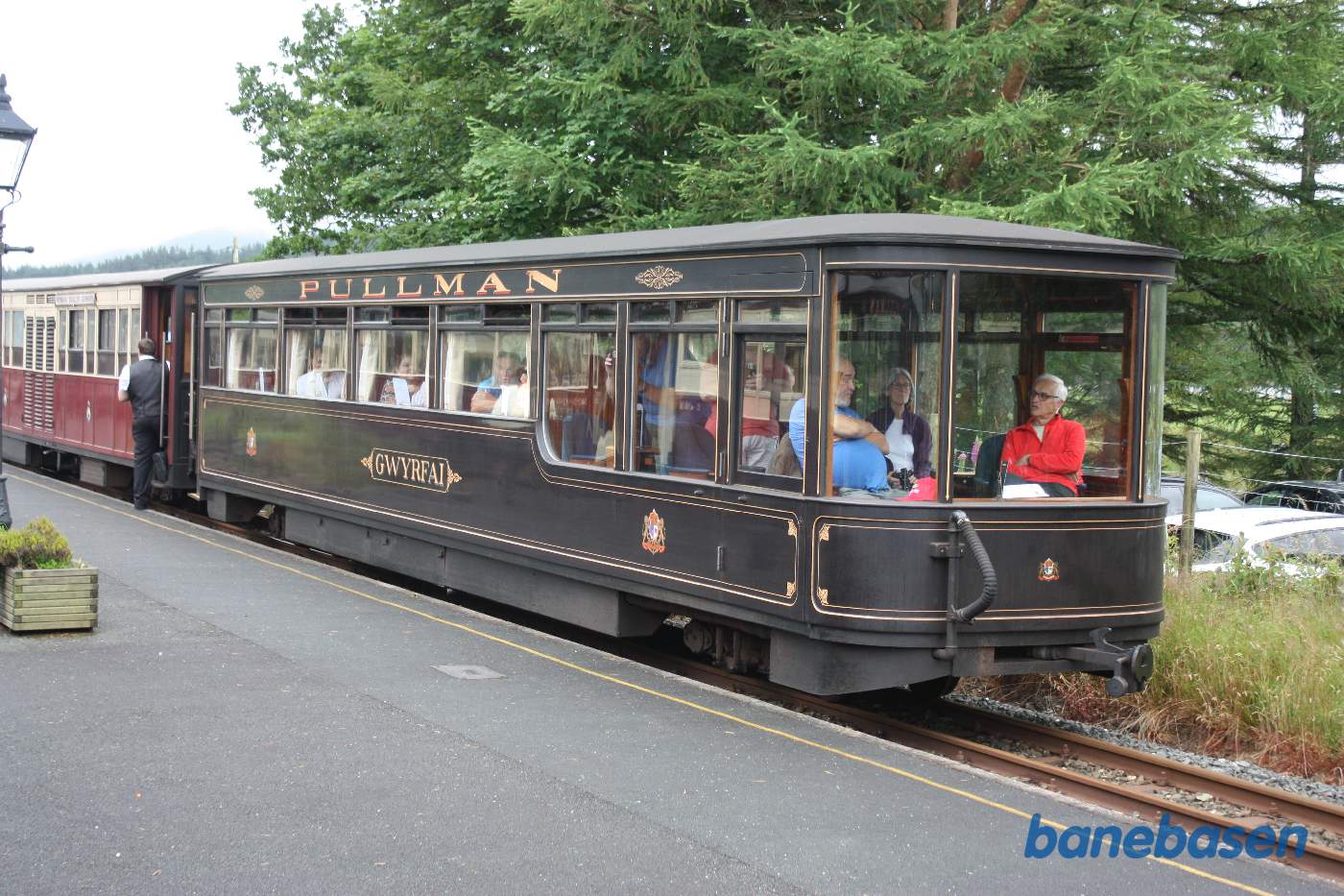 Udsigtsvognen i det modkørende tog