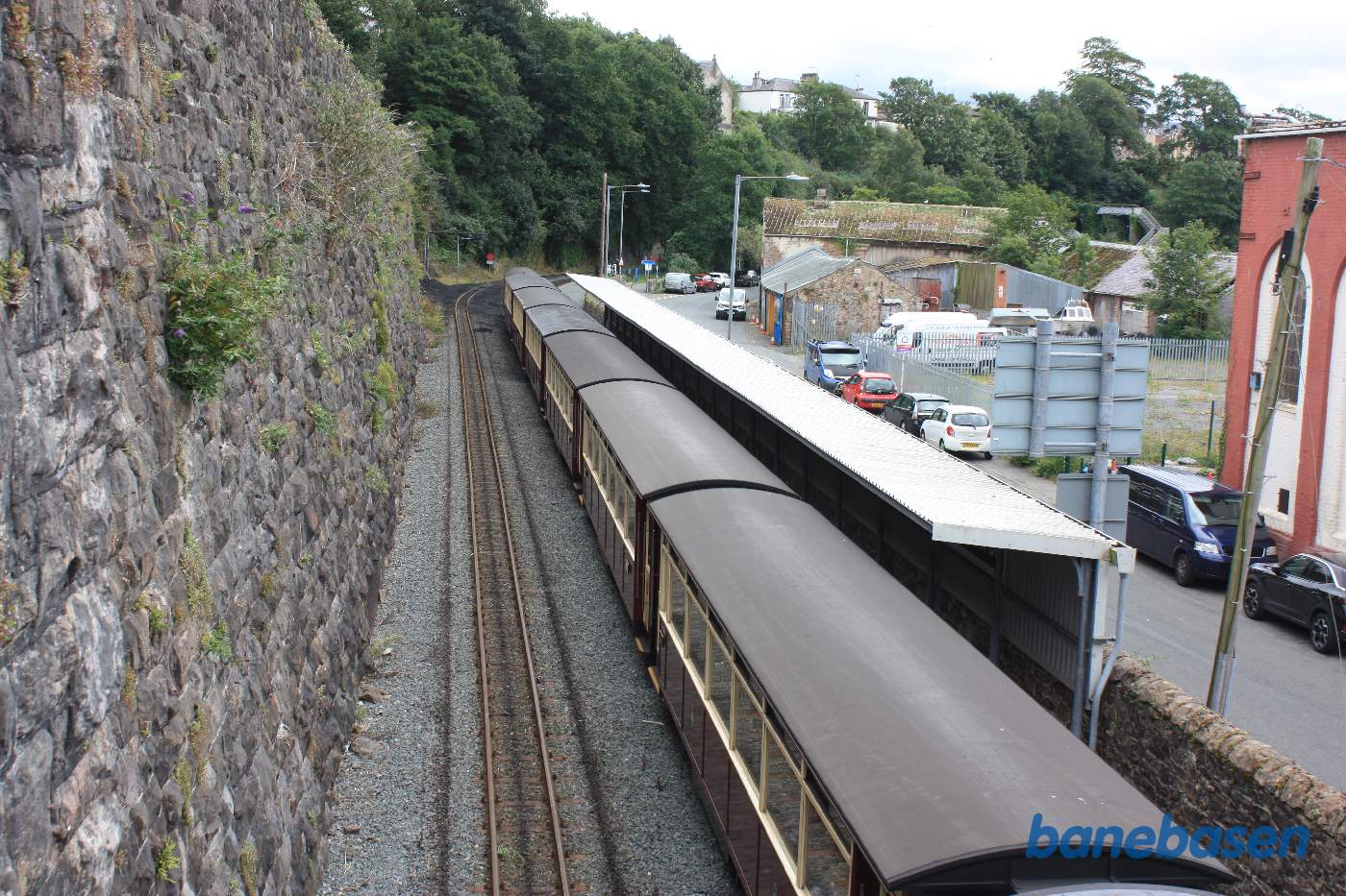 Persontoget ved perron