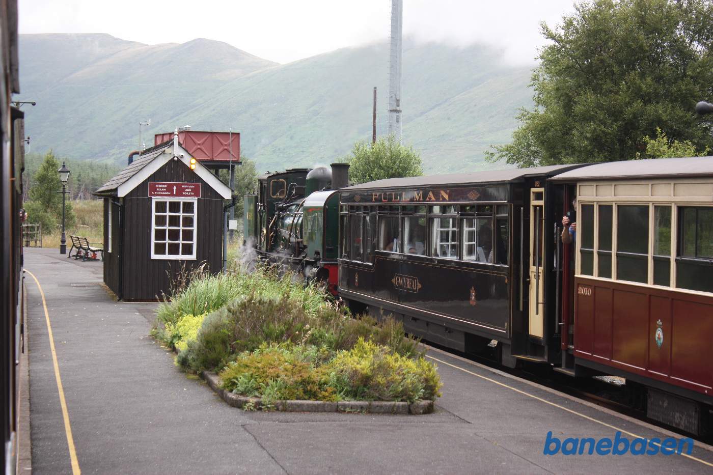 Krydsning med modkørende damptog på vej mod Caernarfon